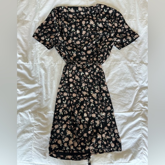 Bardot floral wrap dress size 6/S. New without tags. - Picture 4 of 5